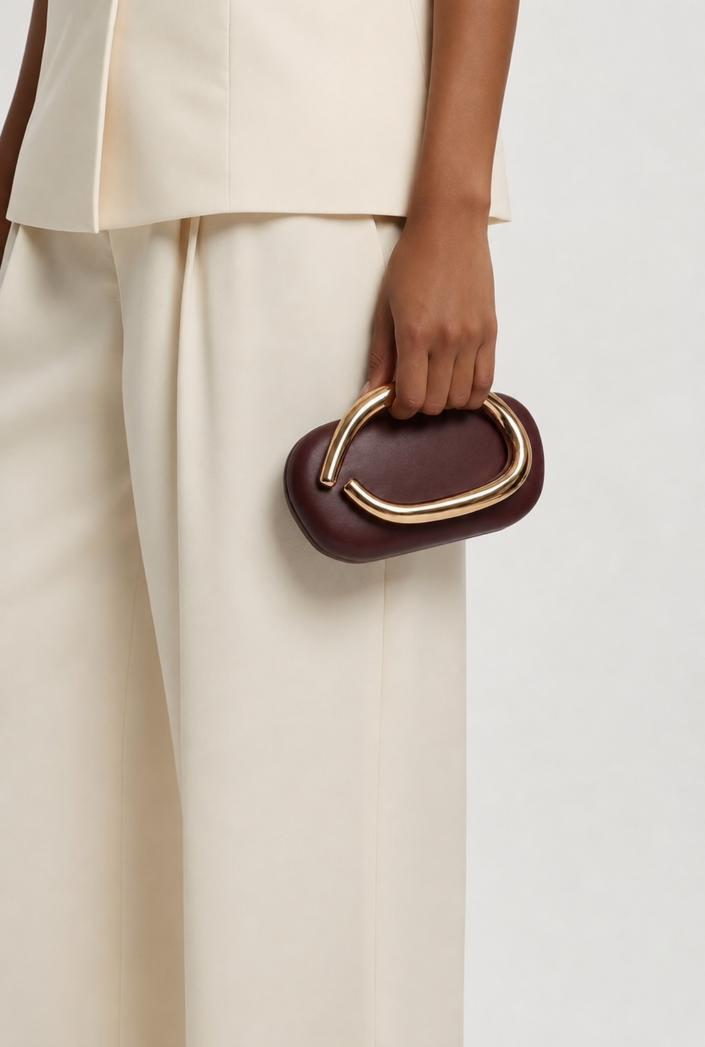 The Runway Carry Bag