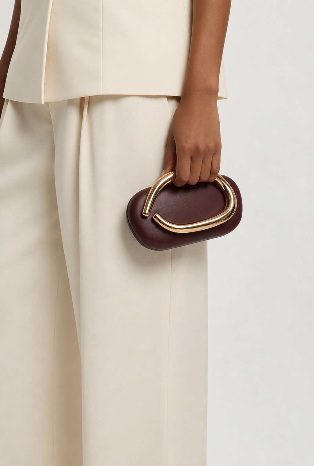 The Runway Carry Bag
